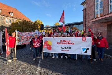 Delegation aus der Saarpfalz bei den Tarifverhandlungen in Hanau